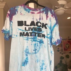 BLACK LIVES MATTER tshirt